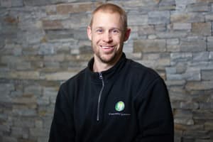 Portrett av Stian Vestvik, montering og installasjon hos Stavanger Varmesenter